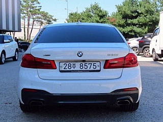 BMW 5-SERIES G30 2017