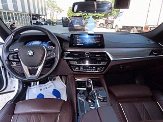 BMW 5-SERIES G30 2017