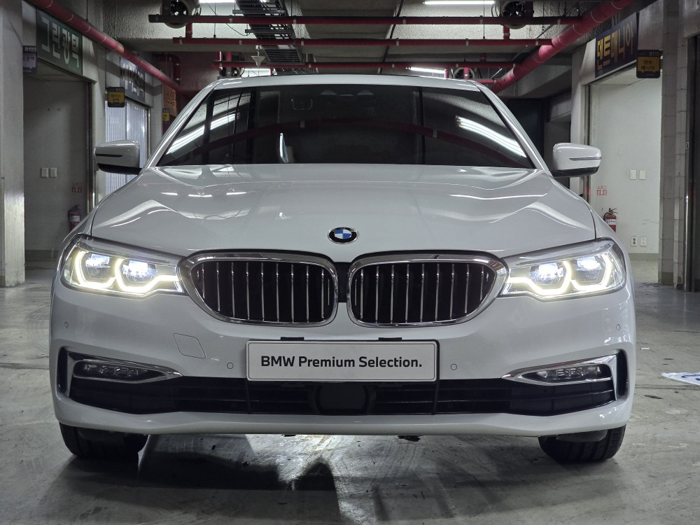 BMW 5-SERIES G30 2018