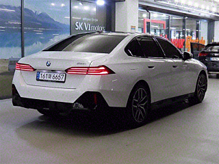 BMW 5-SERIES G60 2024