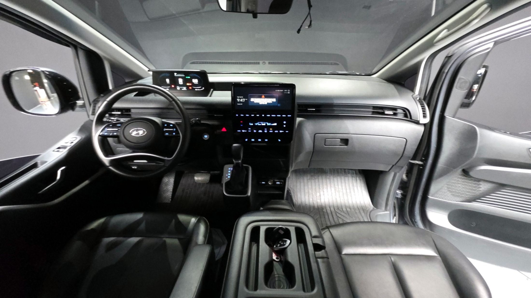 HYUNDAI STARIA 2021