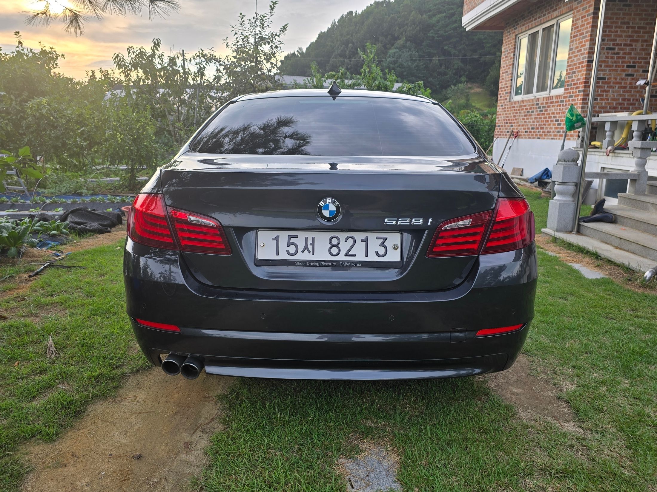BMW 5-SERIES F10 2011
