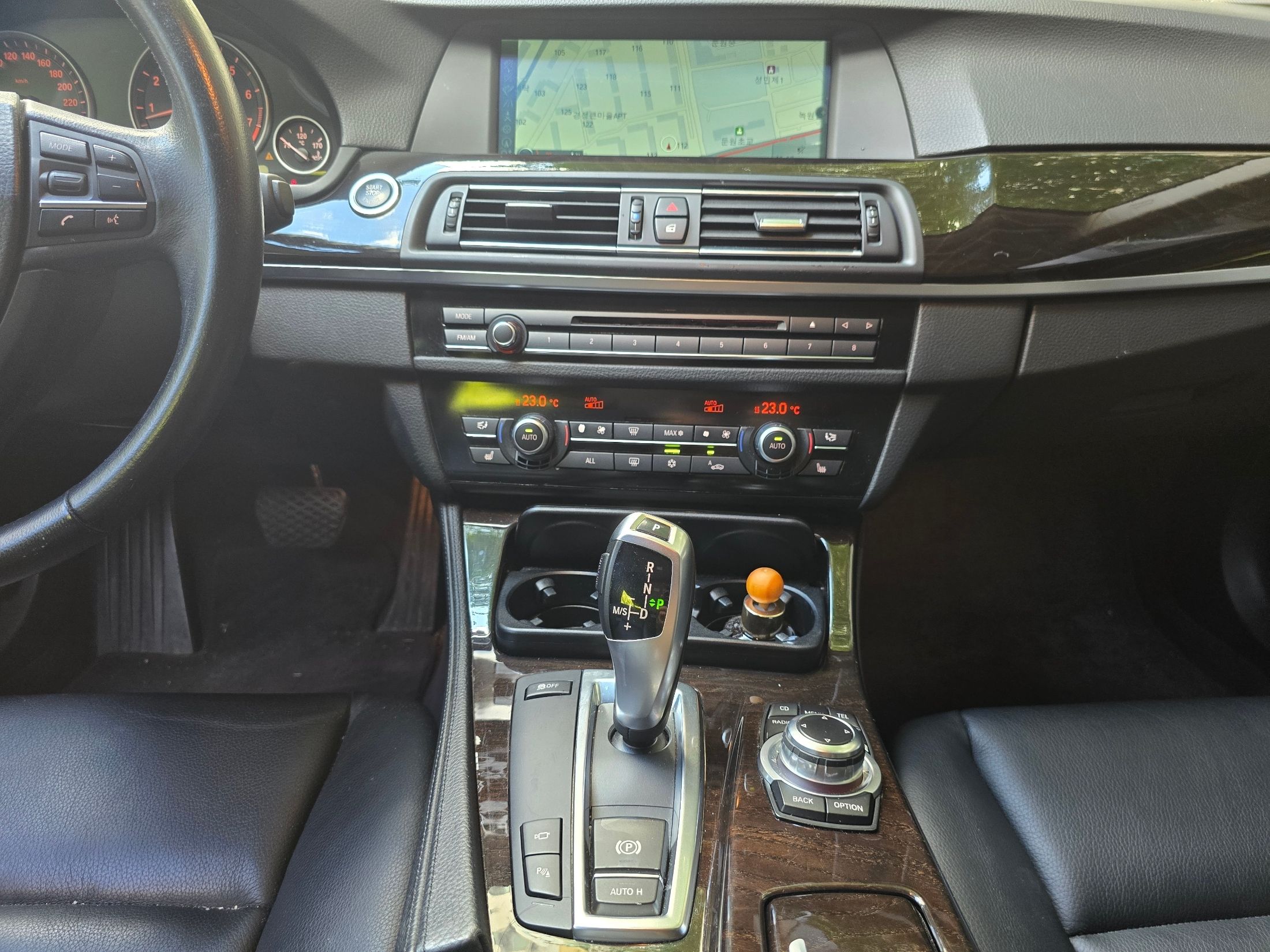 BMW 5-SERIES F10 2011