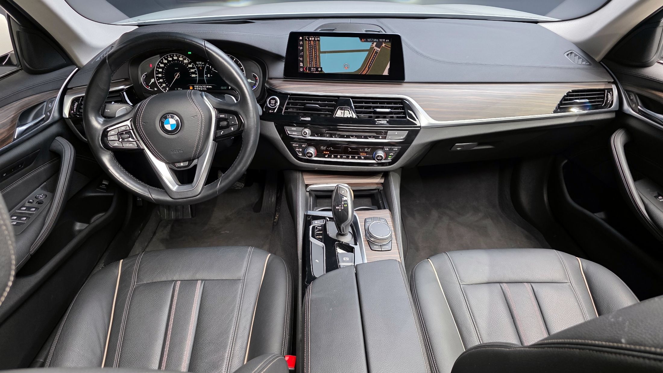 BMW 5-SERIES G30 2019