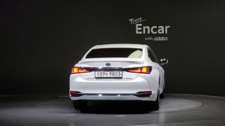 LEXUS ES300H 2021