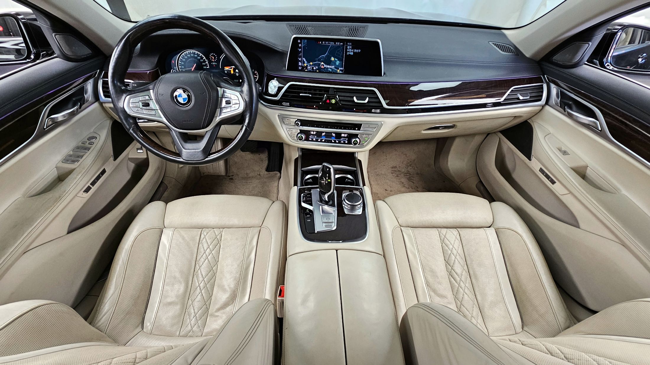 BMW 7-SERIES G11 2015