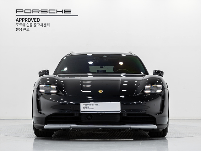 PORSCHE TAYCAN 2023