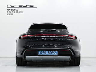 PORSCHE TAYCAN 2023