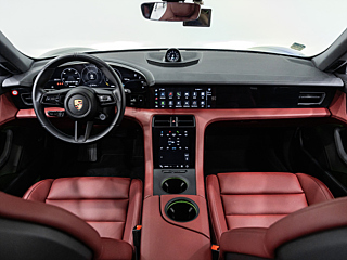 PORSCHE TAYCAN 2023
