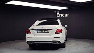MERCEDES BENZ E-CLASS W213 2017
