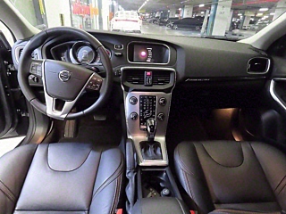 VOLVO V40 CROSS COUNTRY  D3 2018