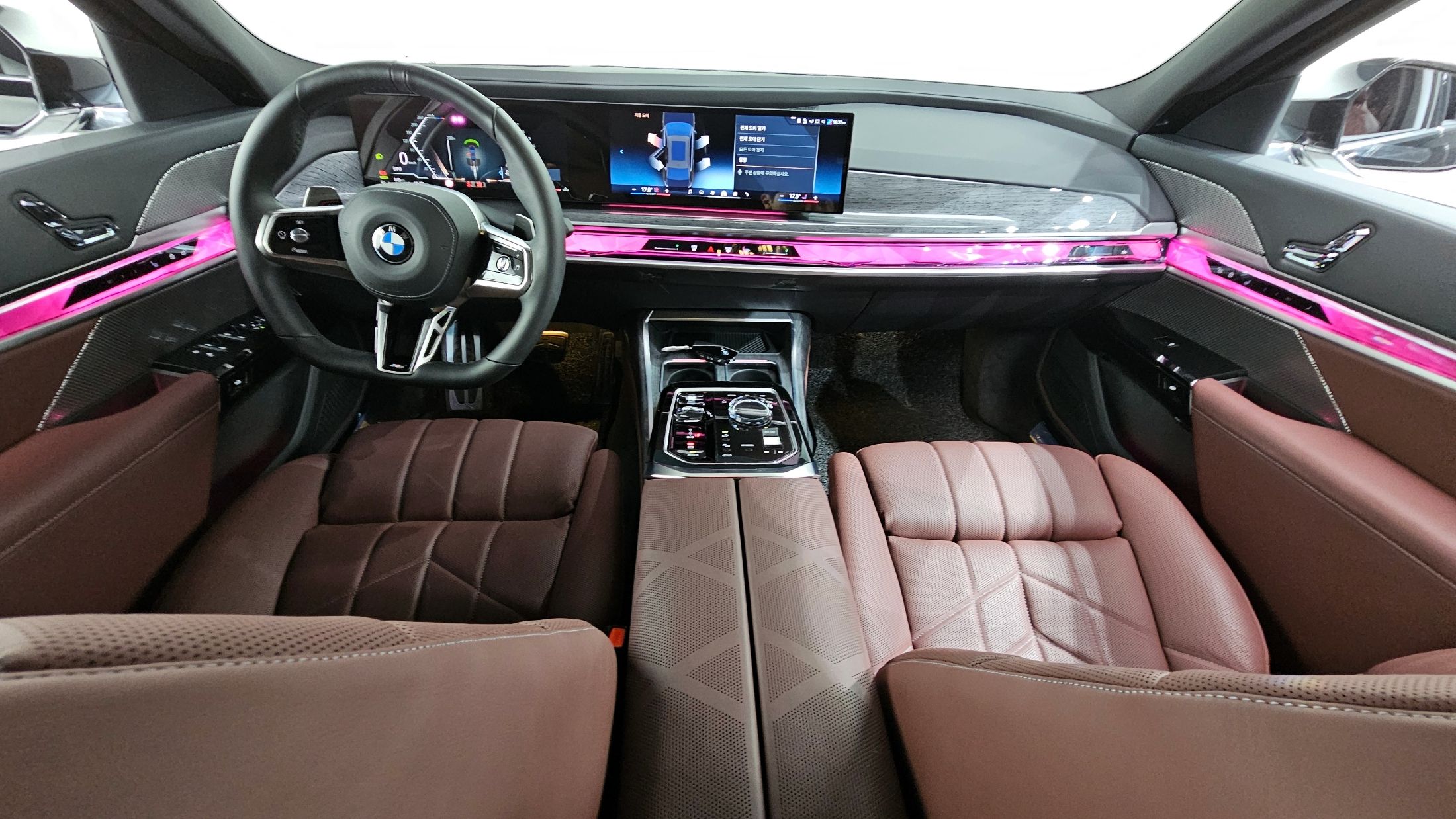 BMW 7-SERIES G70 2024