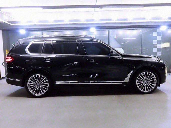BMW X7 G07 2024