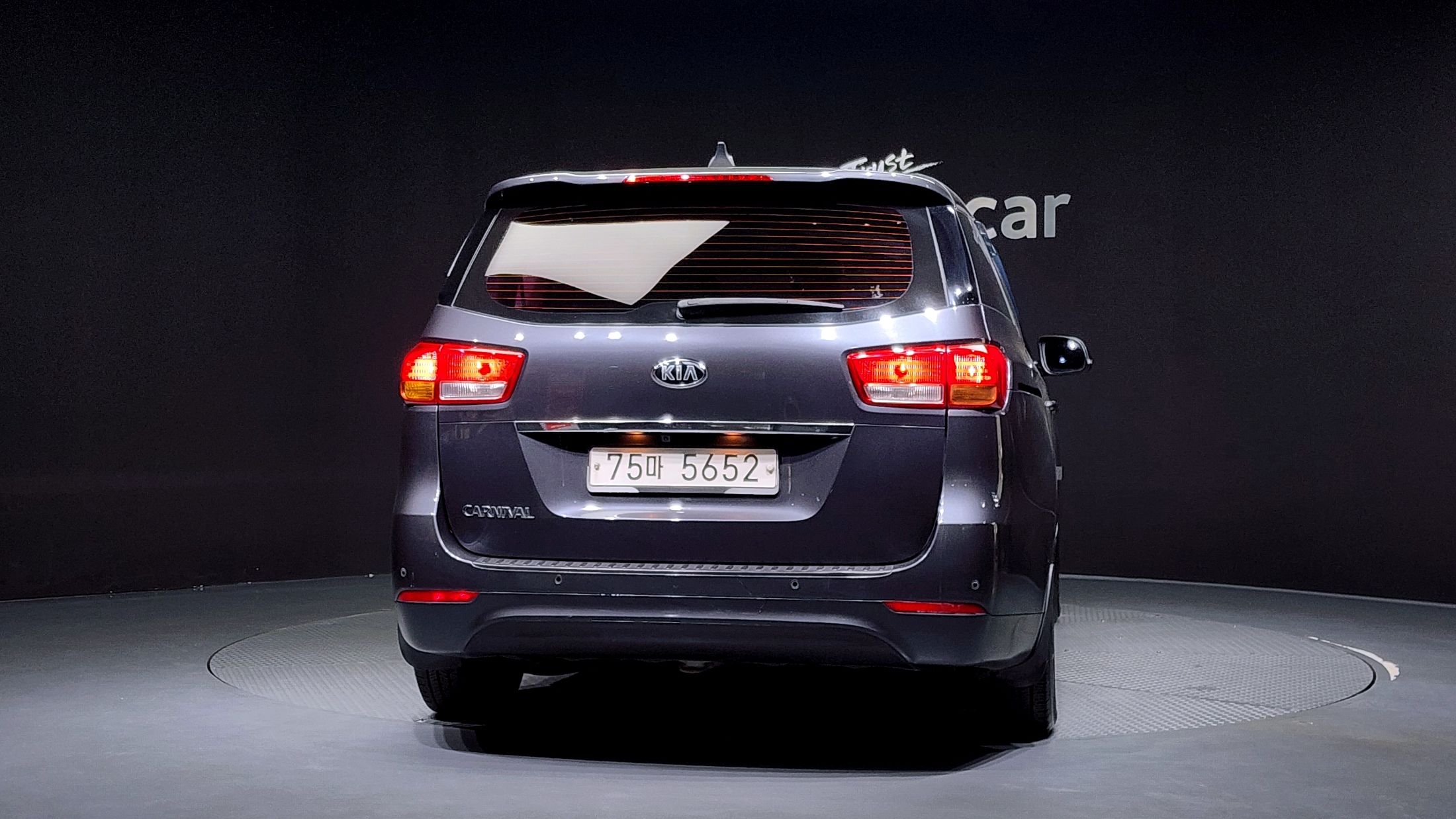 KIA CARNIVAL 2016