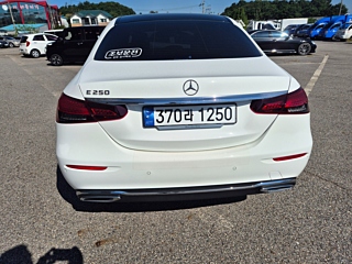 MERCEDES BENZ E-CLASS W213 2023
