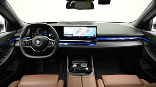 BMW 5-SERIES G60 2024