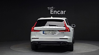 VOLVO V60 CROSS COUNTRY 2021