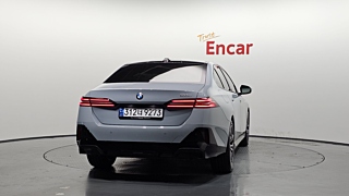 BMW 5-SERIES G60 2024