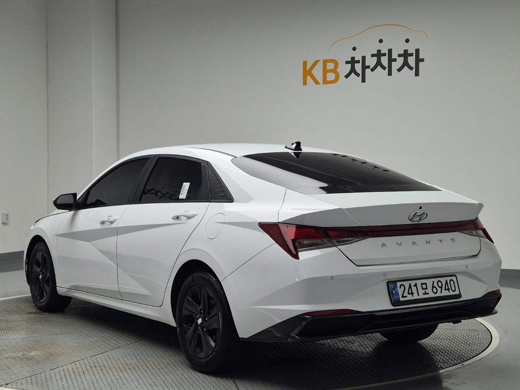 HYUNDAI AVANTE HYBRID CN7 2022