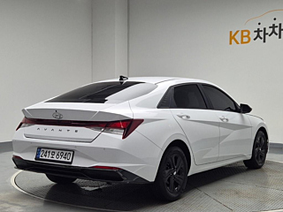 HYUNDAI AVANTE HYBRID CN7 2022