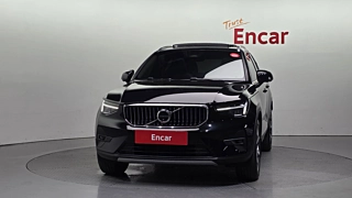 VOLVO XC40 2022