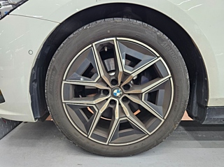 BMW 5-SERIES G60 2024