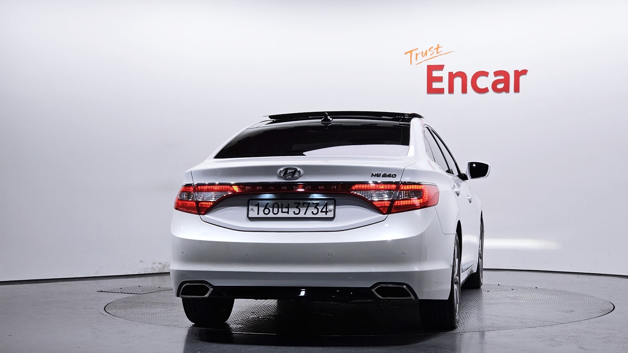 HYUNDAI GRANDEUR HG 2015