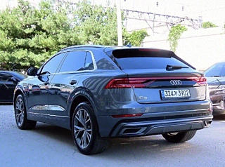 AUDI Q8 4M  2021