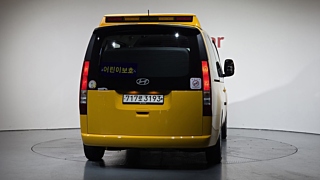 HYUNDAI STARIA 2024
