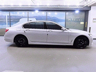 BMW 7-SERIES G11 2017