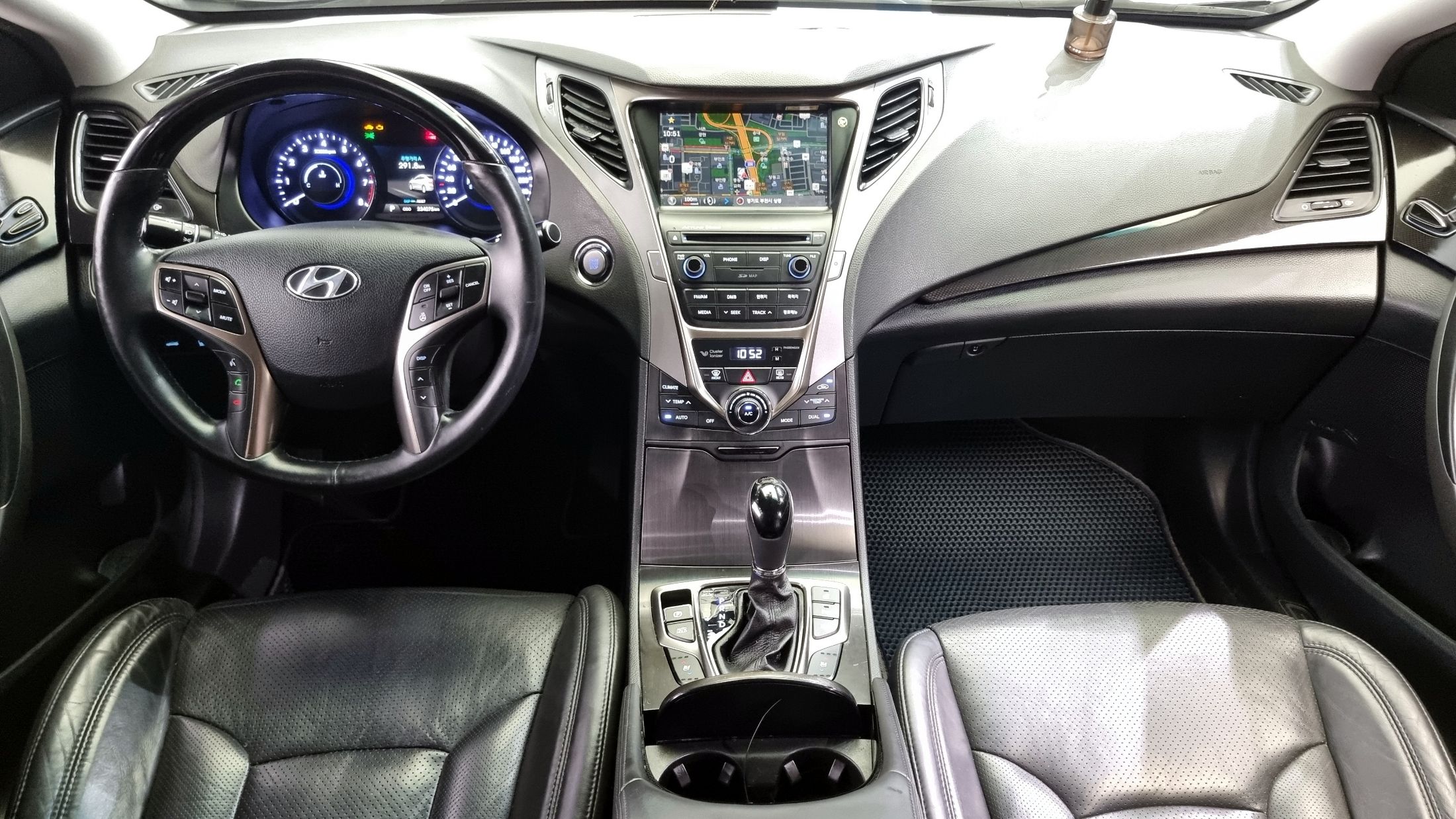 HYUNDAI GRANDEUR HG 2013