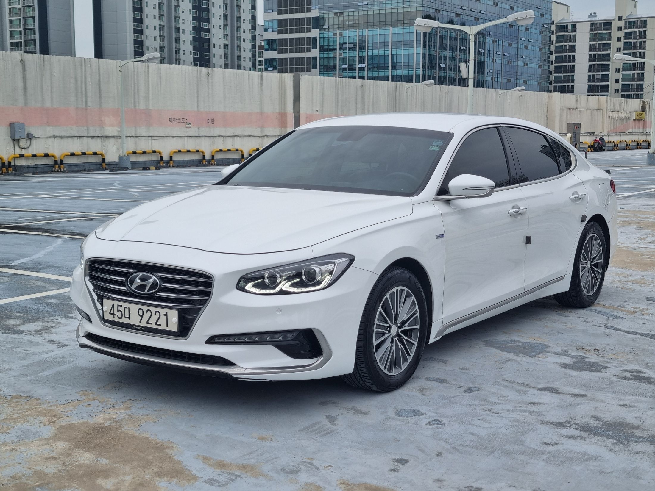 HYUNDAI GRANDEUR IG HYBRID 2017