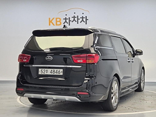 KIA CARNIVAL 2018