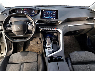 PEUGEOT 5008 2017