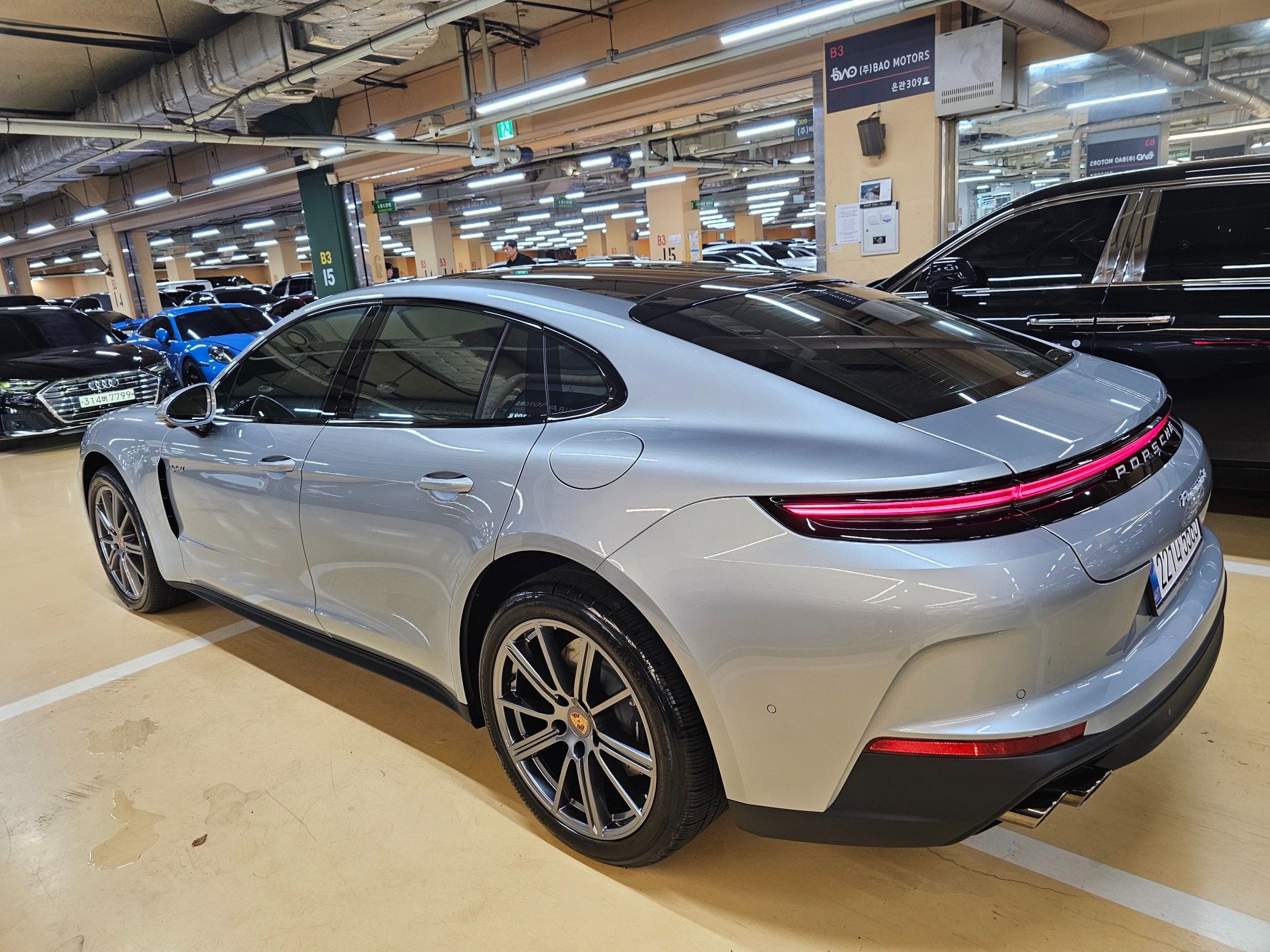 PORSCHE PANAMERA 972 2025