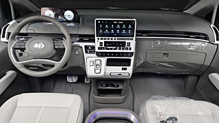 HYUNDAI STARIA 2025