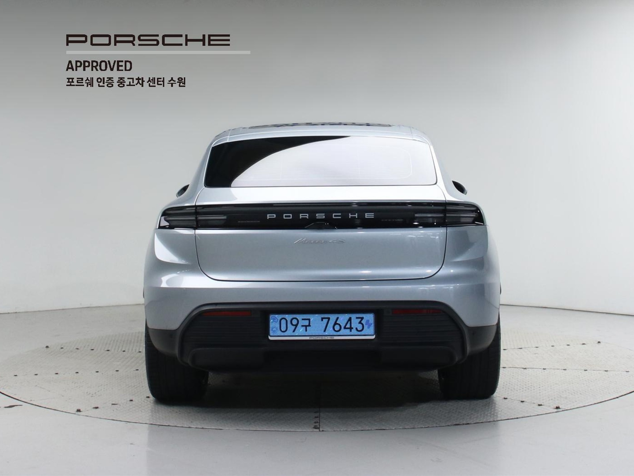 PORSCHE MACAN EV 2025