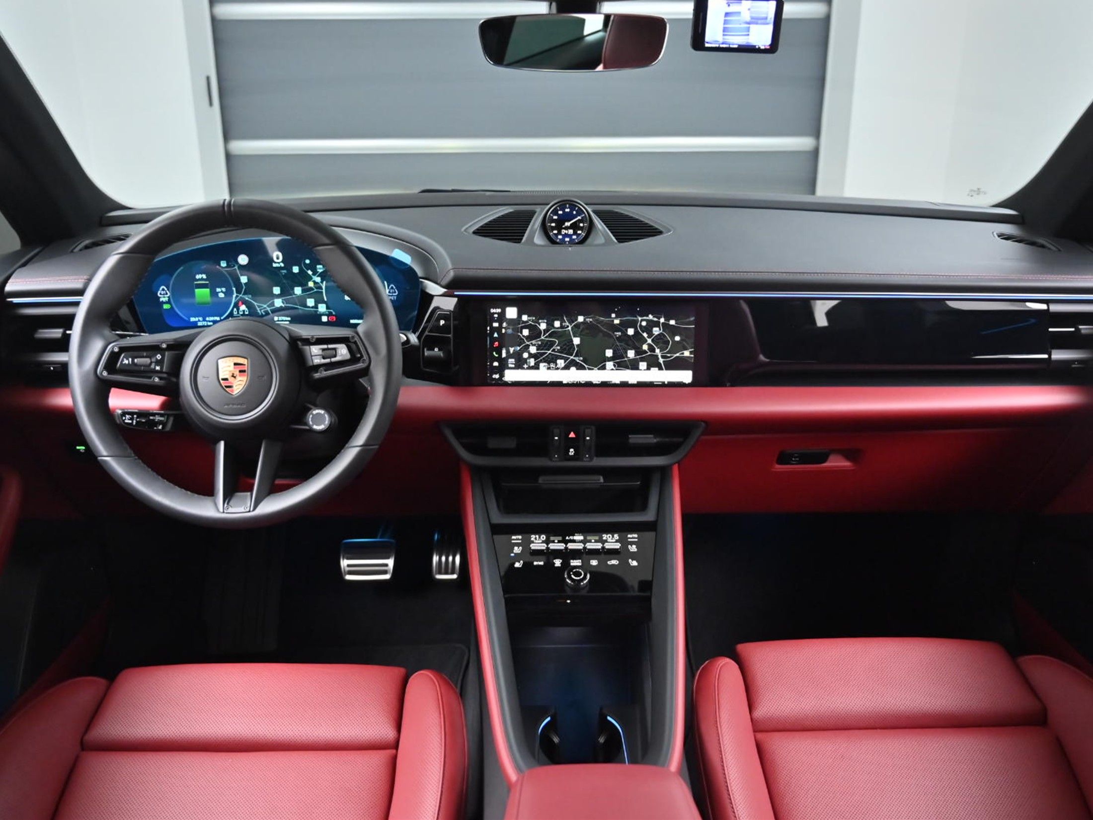 PORSCHE MACAN EV 2025