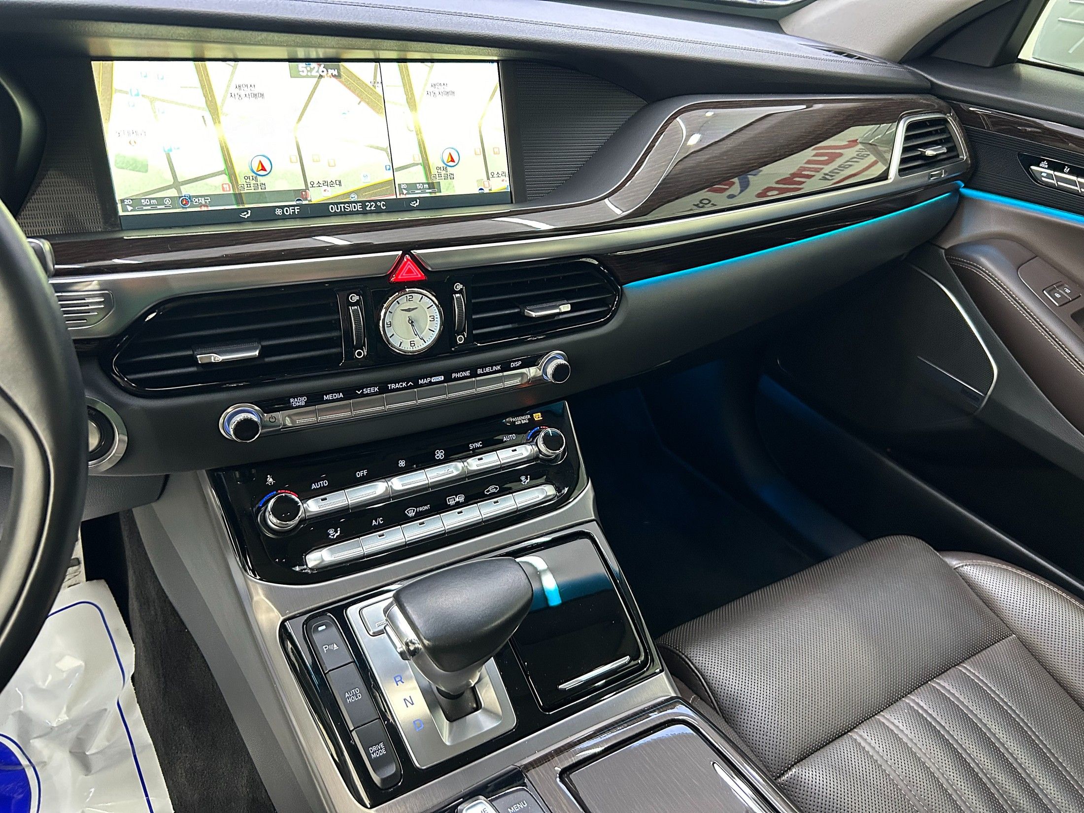 GENESIS EQ900 2017