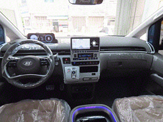 HYUNDAI STARIA 2025