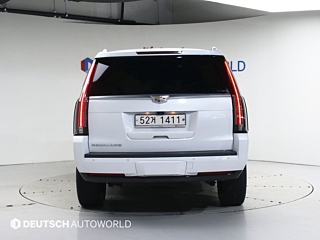 CADILLAC ESCALADE 2017
