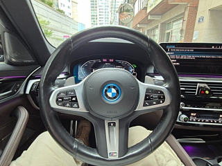 BMW 5-SERIES G30 2022