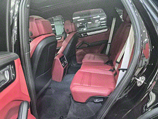 PORSCHE CAYENNE PO536 2023