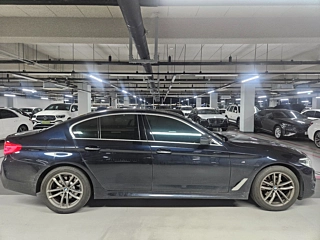 BMW 5-SERIES G30 2018