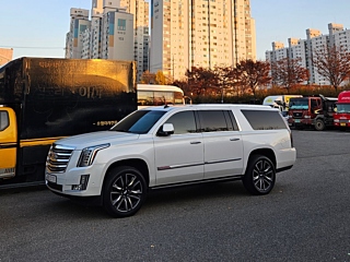 CADILLAC ESCALADE 2017