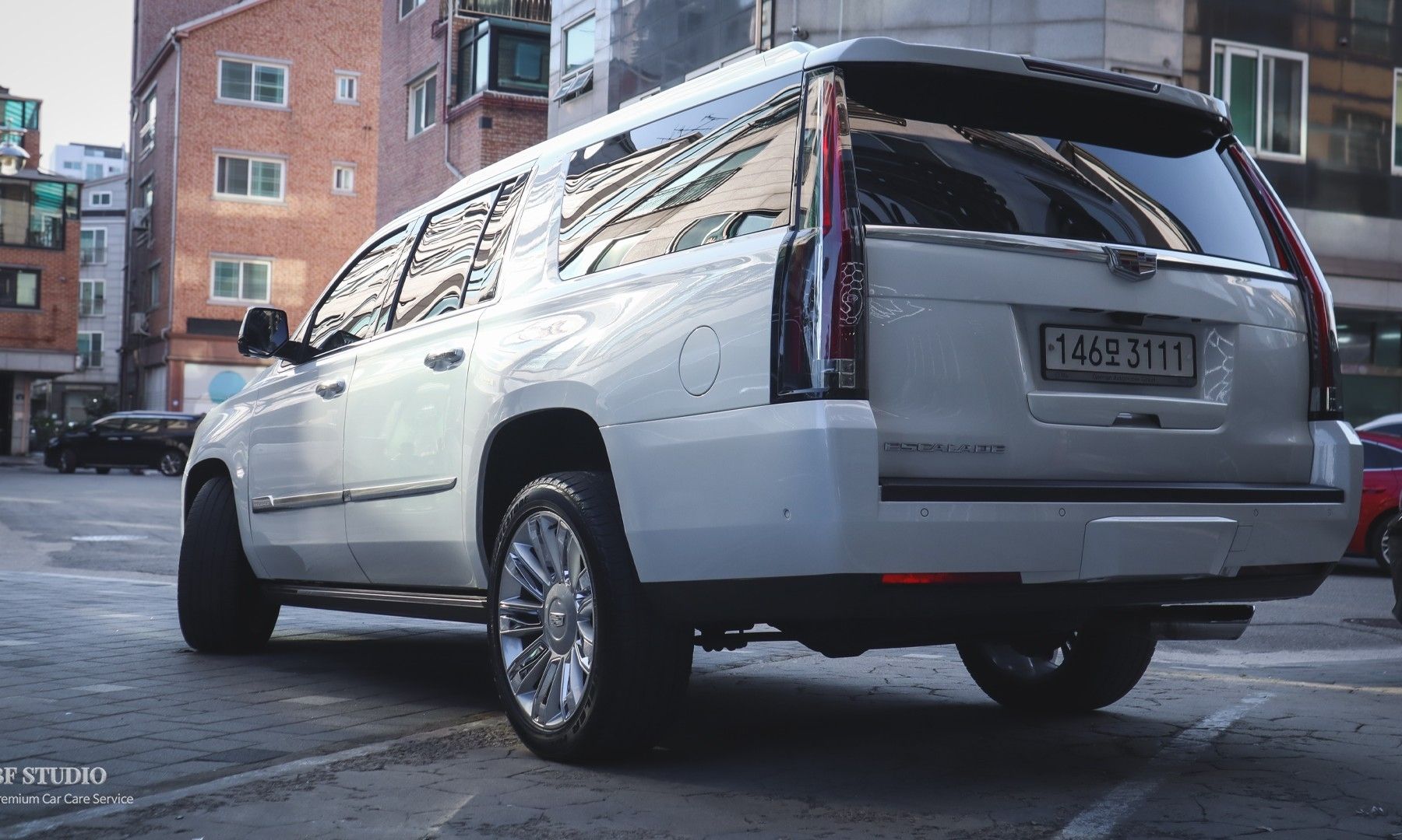 CADILLAC ESCALADE 2017