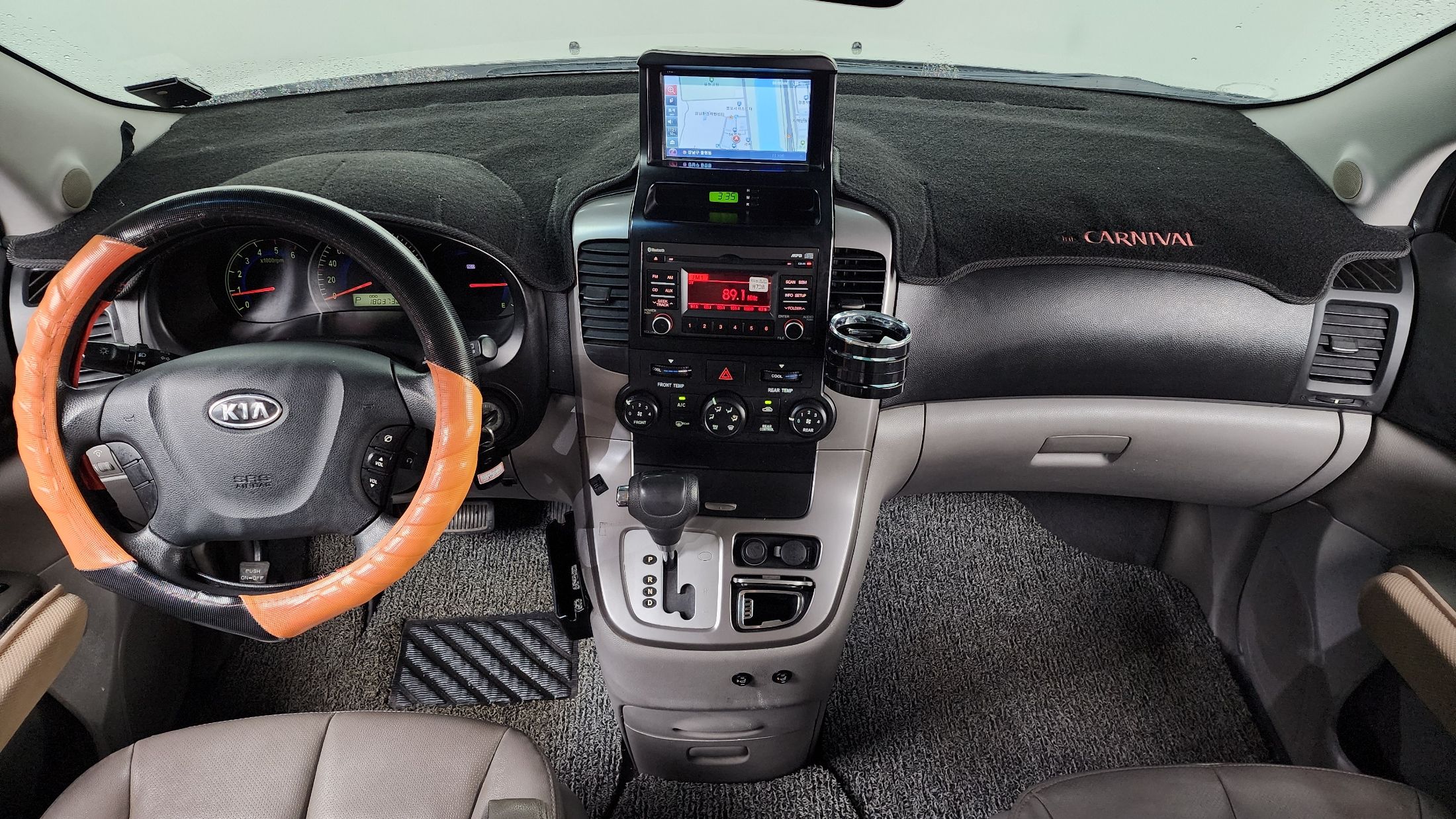 KIA CARNIVAL 2009