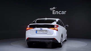 TOYOTA PRIUS 2022