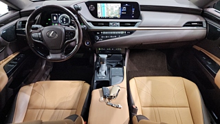 LEXUS ES300H 2019