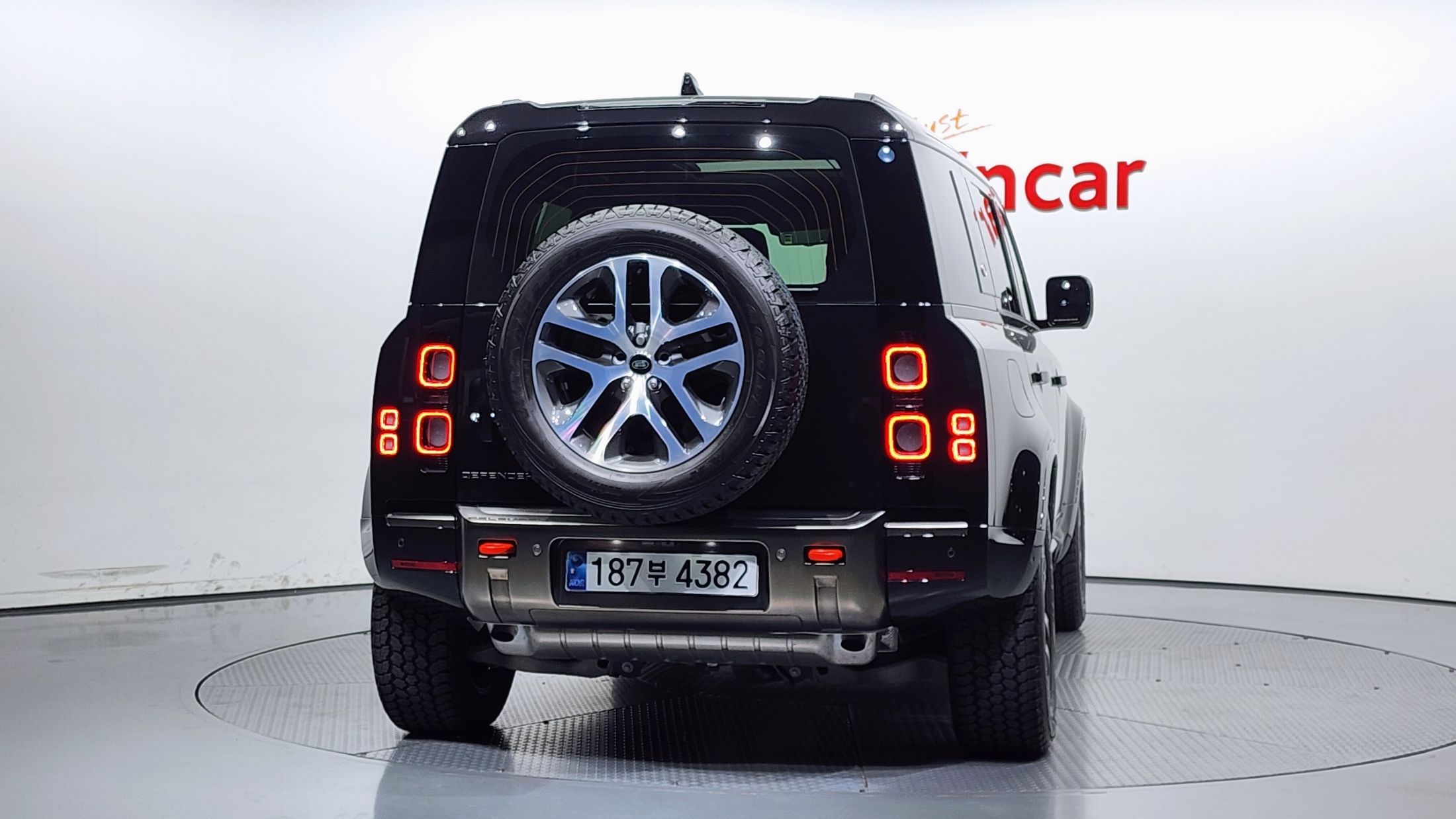 LAND ROVER DEFENDER L663 2024